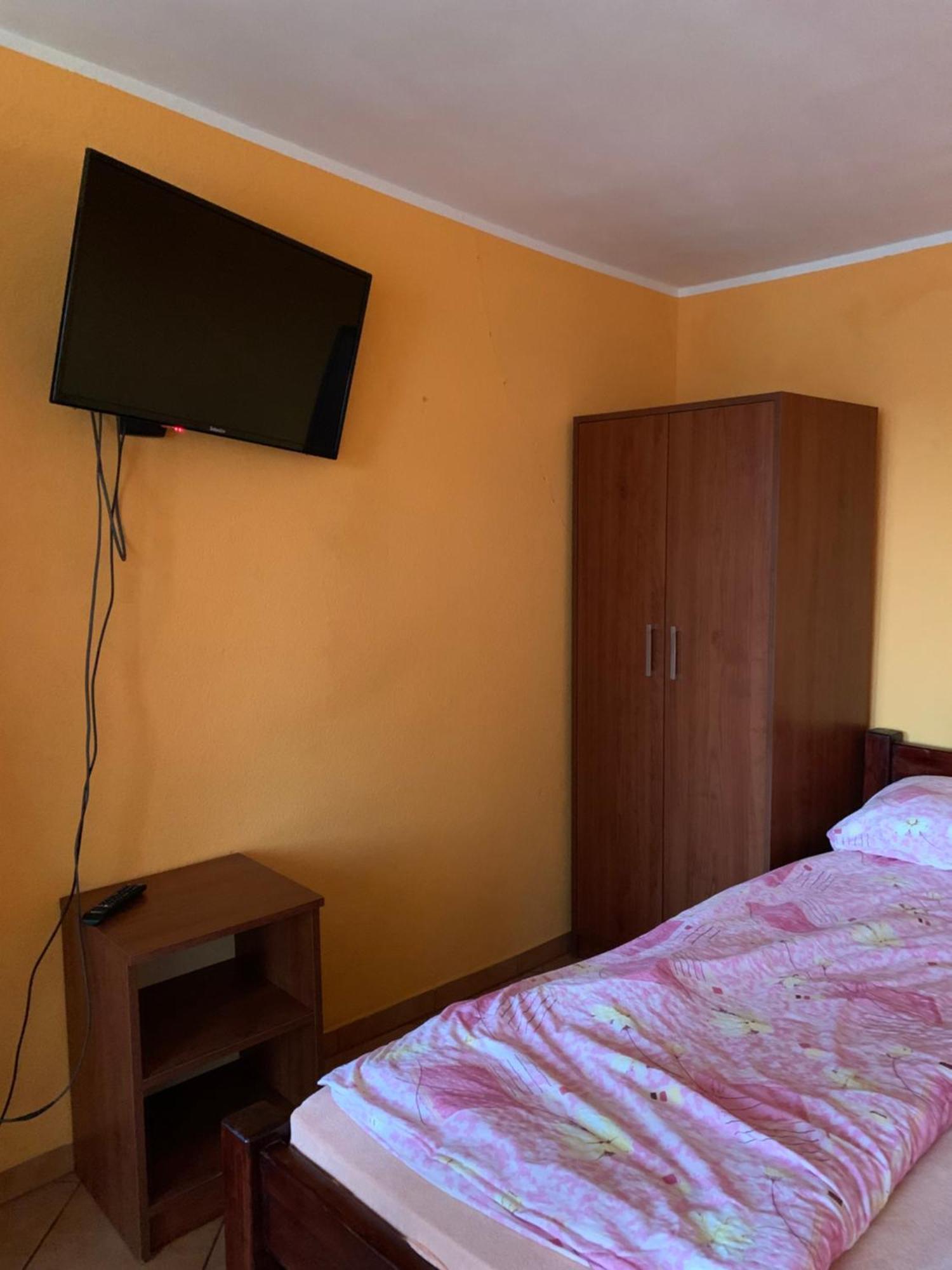 Apartamenty I Pokoje Z Widokiem Na Jezioro Wielewskie Exterior photo